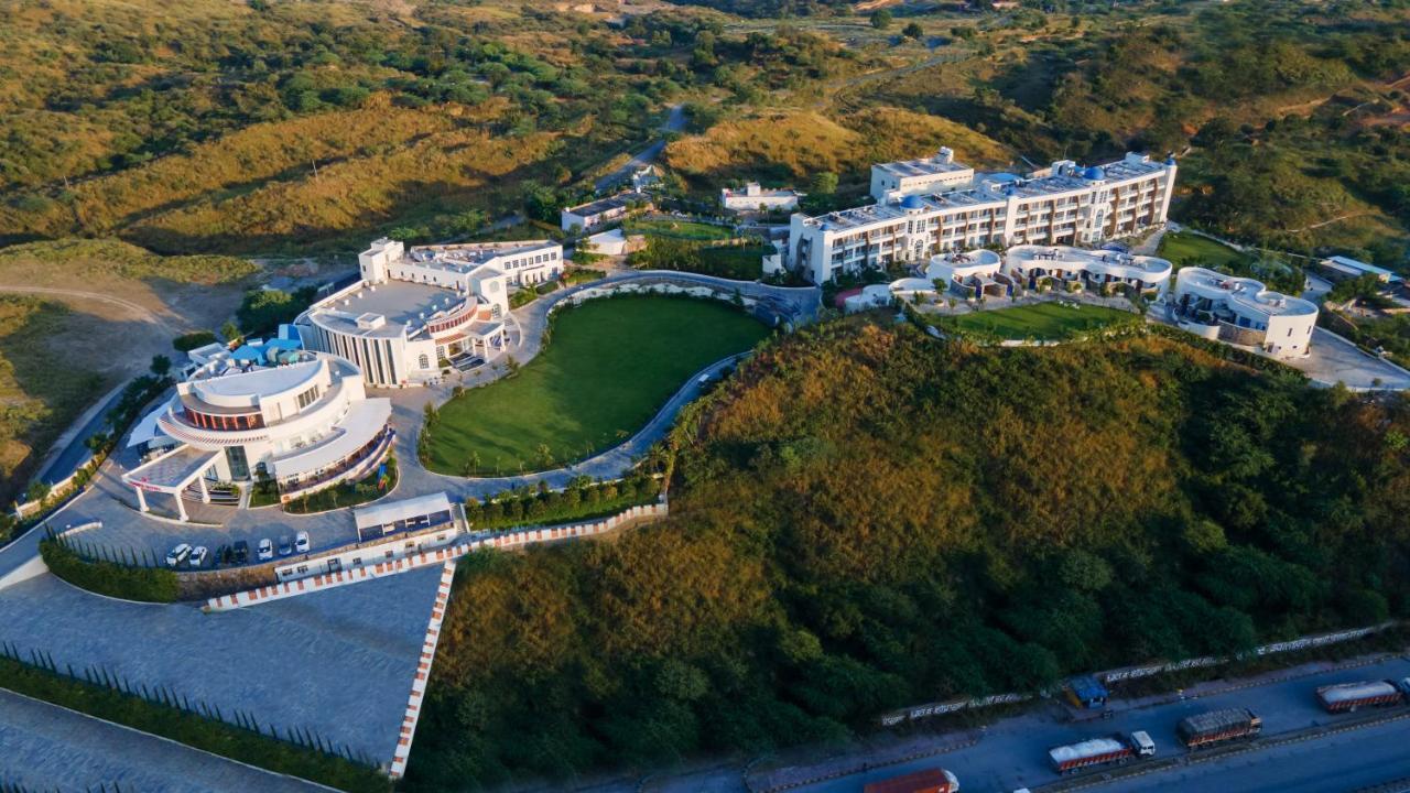 Ramee Royal Resort & Spa - Удайпур Екстер'єр фото